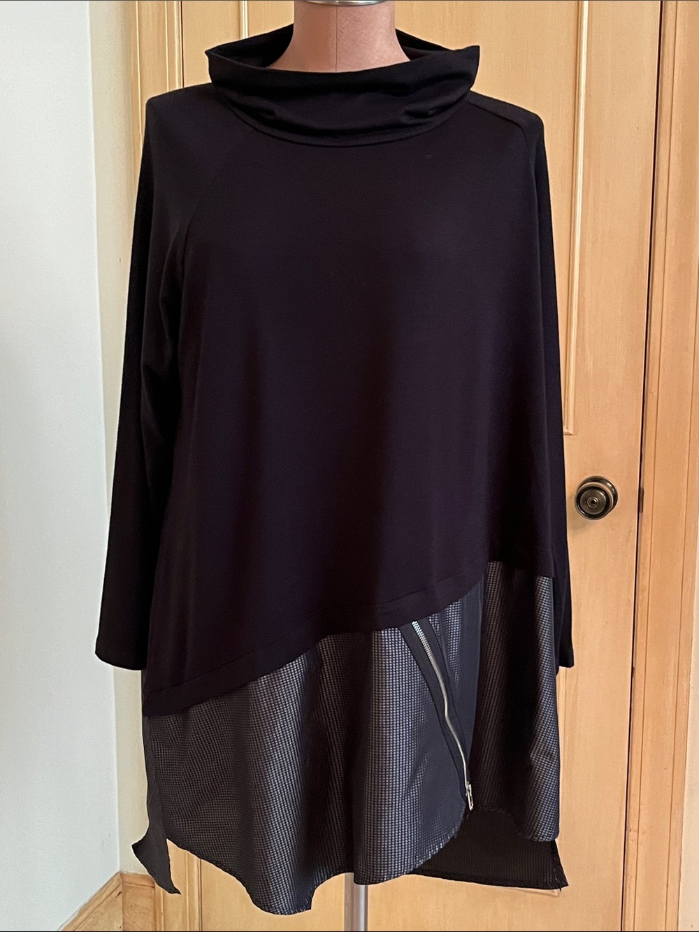 SUN KIM Contemporary Artsy Lagenlook Black Mix Media Asymmetric Zipper Tunic XL